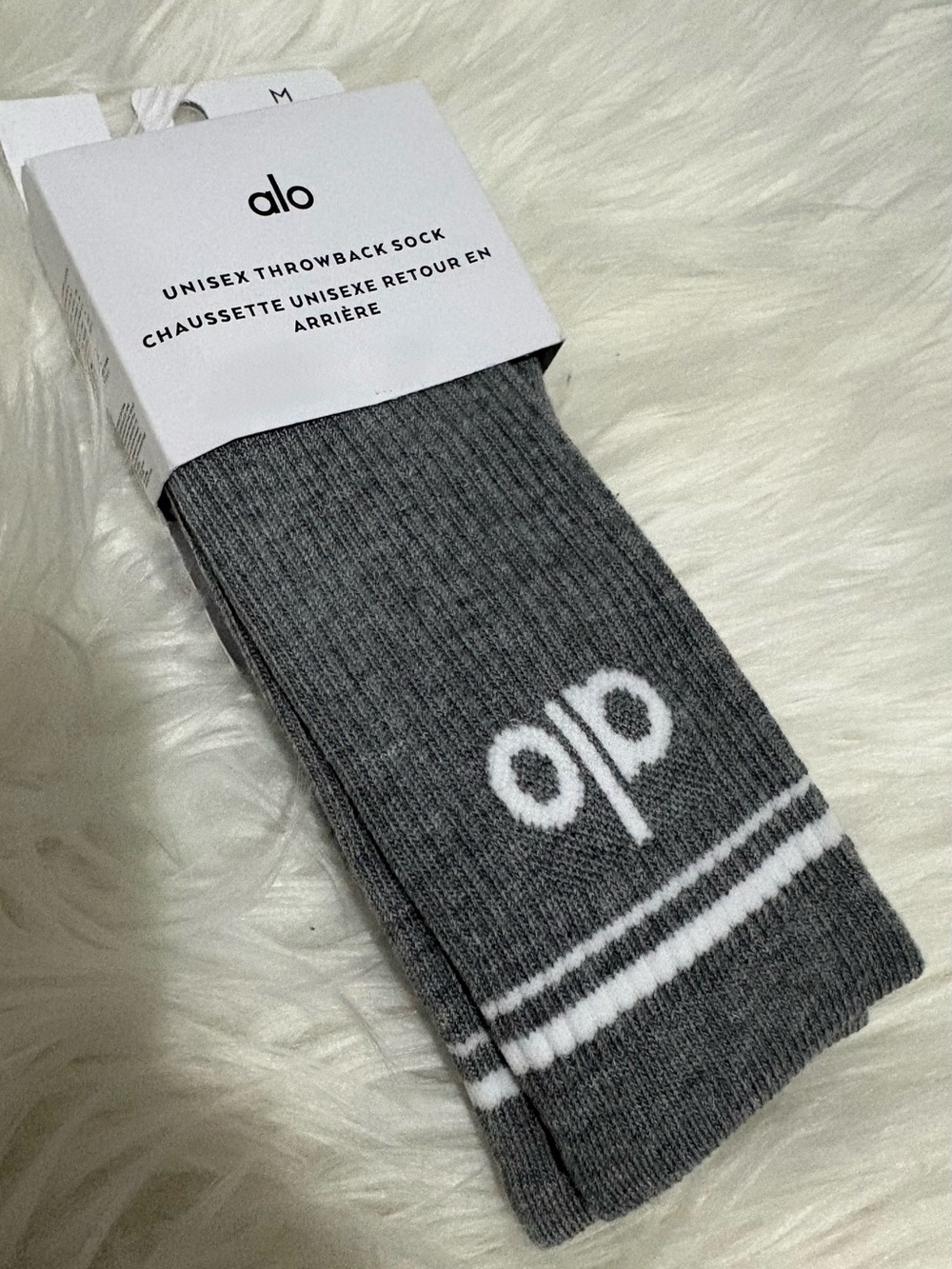 ALO Yoga Unisex Throwback Socks in Athletic Heather Grey / White